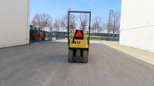 Sakai TS 160 - 공압 롤러 : 사진 3 Sakai TS 160 - 공압 롤러 : 사진 3