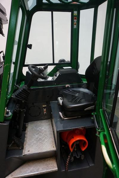 Combilift CB2500LPG - 4방향 리치 트럭 : 사진 3 Combilift CB2500LPG - 4방향 리치 트럭 : 사진 3