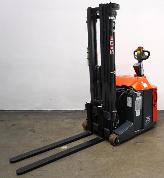 Combilift CS1250 - 스태커 : 사진 2 Combilift CS1250 - 스태커 : 사진 2
