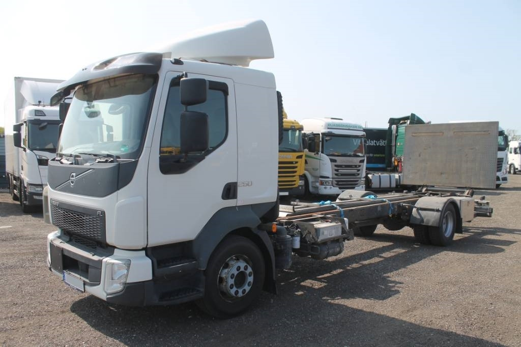 Volvo FL250 4x2 Serie 4536 Euro 6 - 캡 새시 트럭 : 사진 1 Volvo FL250 4x2 Serie 4536 Euro 6 - 캡 새시 트럭 : 사진 1