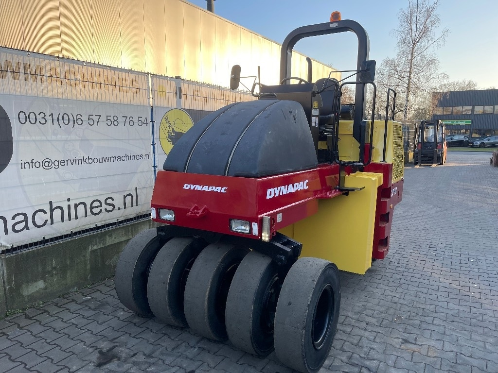 Dynapack CP 142 - 공압 롤러 : 사진 4 Dynapack CP 142 - 공압 롤러 : 사진 4