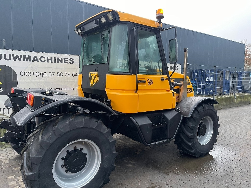 JCB Fastrac 125 - 장궤형 트랙터 : 사진 4 JCB Fastrac 125 - 장궤형 트랙터 : 사진 4