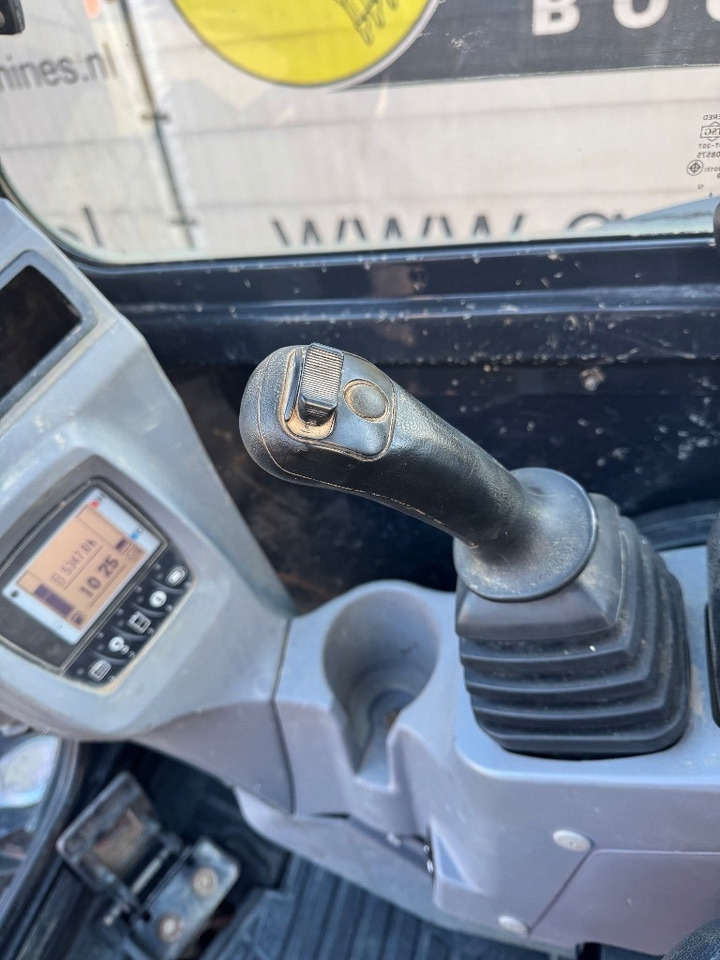 Kubota U 36-4 - 미니 굴삭기 : 사진 5 Kubota U 36-4 - 미니 굴삭기 : 사진 5