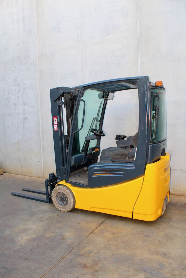 Jungheinrich EFG 216k 450 DZ - 전기 지게차 : 사진 4 Jungheinrich EFG 216k 450 DZ - 전기 지게차 : 사진 4