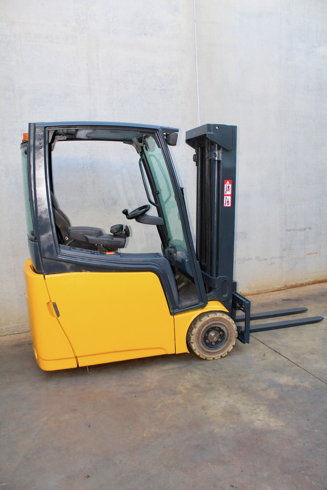 Jungheinrich EFG 216k 450 DZ - 전기 지게차 : 사진 2 Jungheinrich EFG 216k 450 DZ - 전기 지게차 : 사진 2