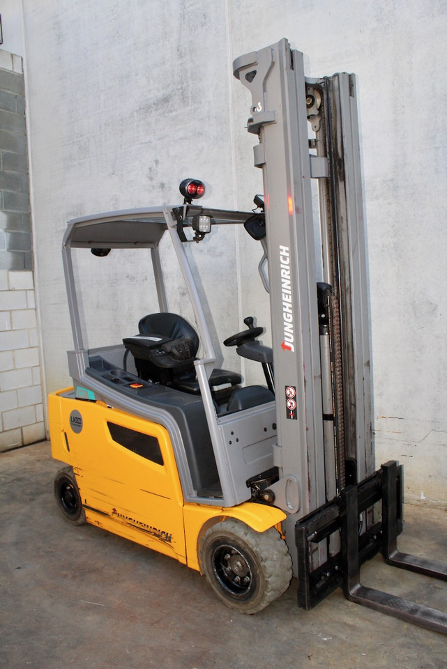 Jungheinrich EFG 318 600 DZ LI-ION - 전기 지게차 : 사진 1 Jungheinrich EFG 318 600 DZ LI-ION - 전기 지게차 : 사진 1