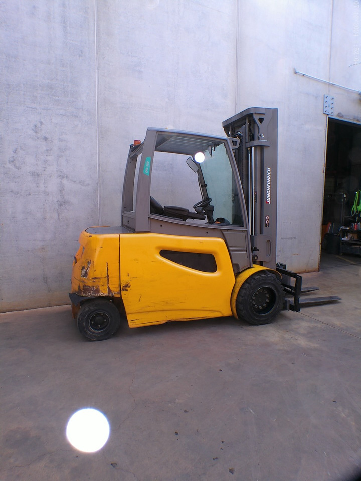 Jungheinrich EFG 550 400 ZT - 전기 지게차 : 사진 2 Jungheinrich EFG 550 400 ZT - 전기 지게차 : 사진 2