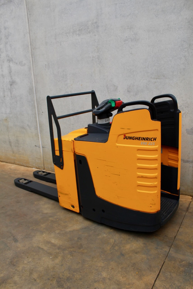 Jungheinrich ERE 225 - 팔레트 트럭 : 사진 1 Jungheinrich ERE 225 - 팔레트 트럭 : 사진 1