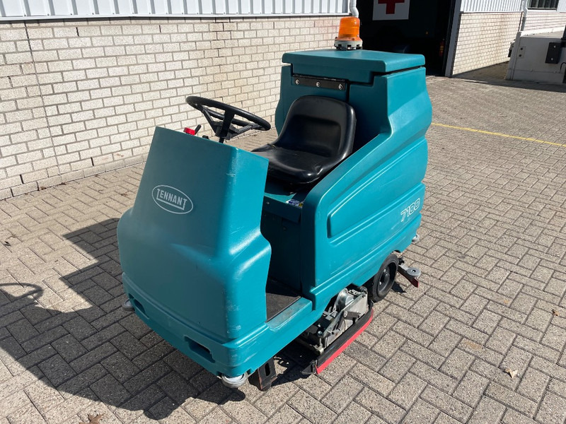 TENNANT 7100 - 거리 청소 차량 : 사진 2 TENNANT 7100 - 거리 청소 차량 : 사진 2