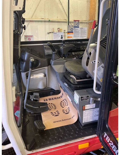 Takeuchi TB 240 - 미니 굴삭기 : 사진 5 Takeuchi TB 240 - 미니 굴삭기 : 사진 5