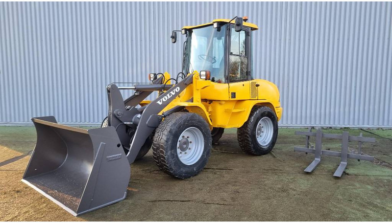 Volvo L30 B, Hjullastare - 휠 로더 : 사진 1 Volvo L30 B, Hjullastare - 휠 로더 : 사진 1