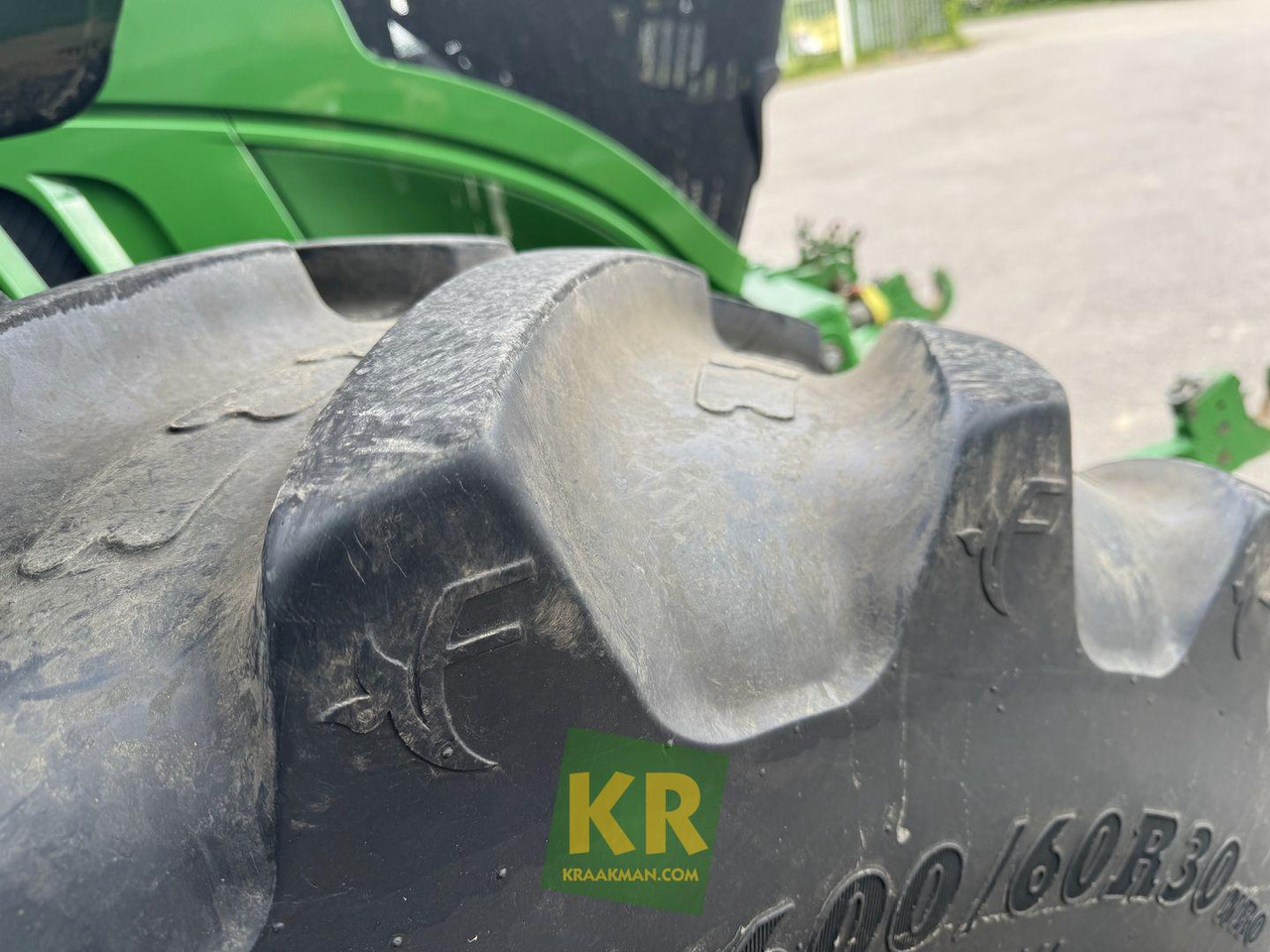 John Deere 6150R - 장궤형 트랙터 : 사진 3 John Deere 6150R - 장궤형 트랙터 : 사진 3