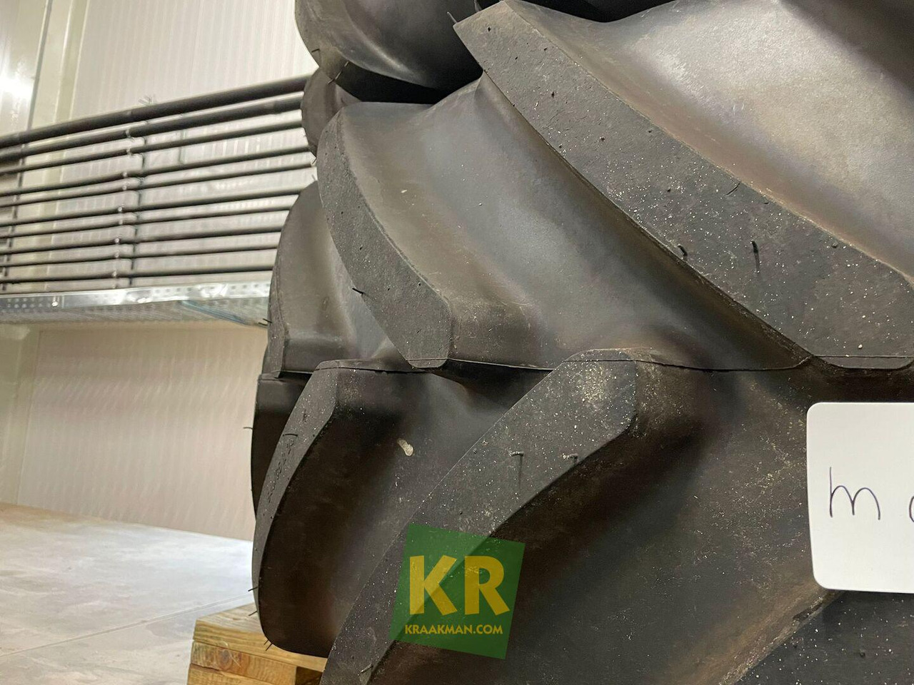 Michelin Multibib 540/65R24 - 휠 및 타이어 패키지 농업용 기계 용 : 사진 2 Michelin Multibib 540/65R24 - 휠 및 타이어 패키지 농업용 기계 용 : 사진 2