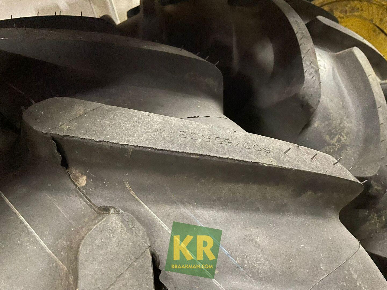 Michelin Multibib 600/65R38 - 휠 및 타이어 패키지 농업용 기계 용 : 사진 2 Michelin Multibib 600/65R38 - 휠 및 타이어 패키지 농업용 기계 용 : 사진 2