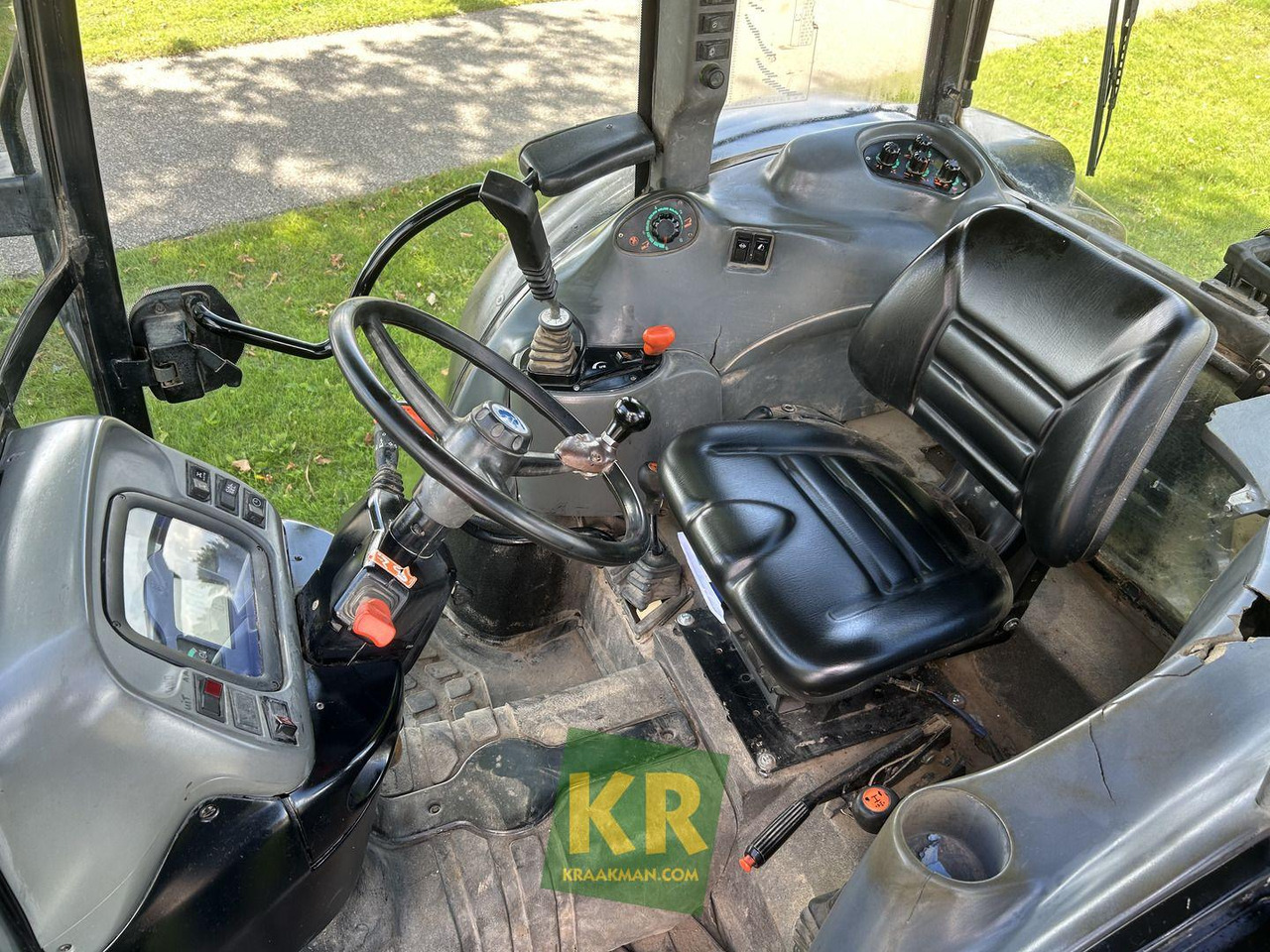 New Holland TN75S - 장궤형 트랙터 : 사진 5 New Holland TN75S - 장궤형 트랙터 : 사진 5