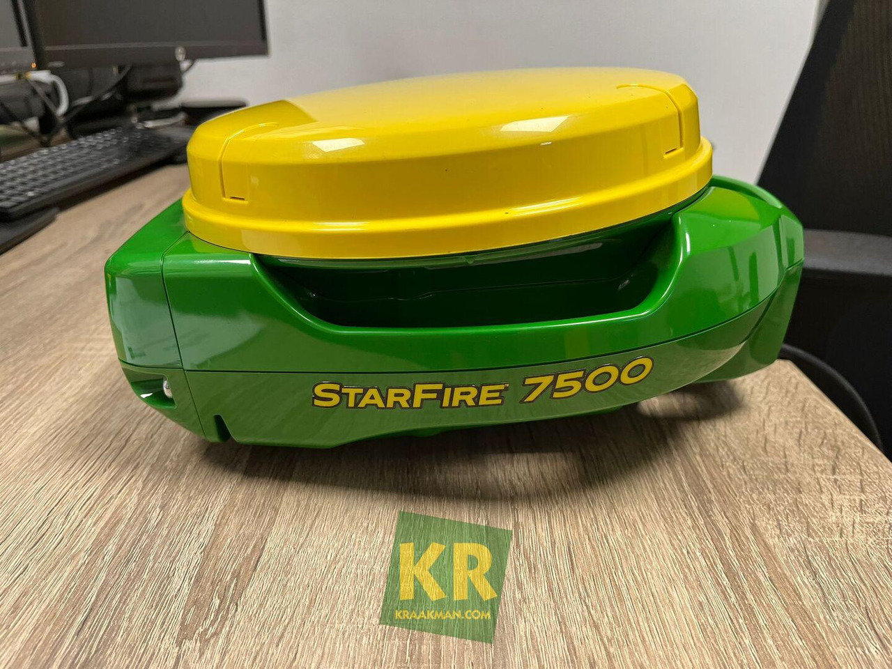 STARFIRE 7500 RECEIVER John Deere - 내비게이션 시스템 : 사진 2 STARFIRE 7500 RECEIVER John Deere - 내비게이션 시스템 : 사진 2