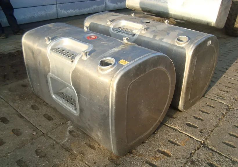 Zbiornik paliwa VOLVO RENUALT 120x70x70 - 연료 탱크 트럭 용 : 사진 1 Zbiornik paliwa VOLVO RENUALT 120x70x70 - 연료 탱크 트럭 용 : 사진 1