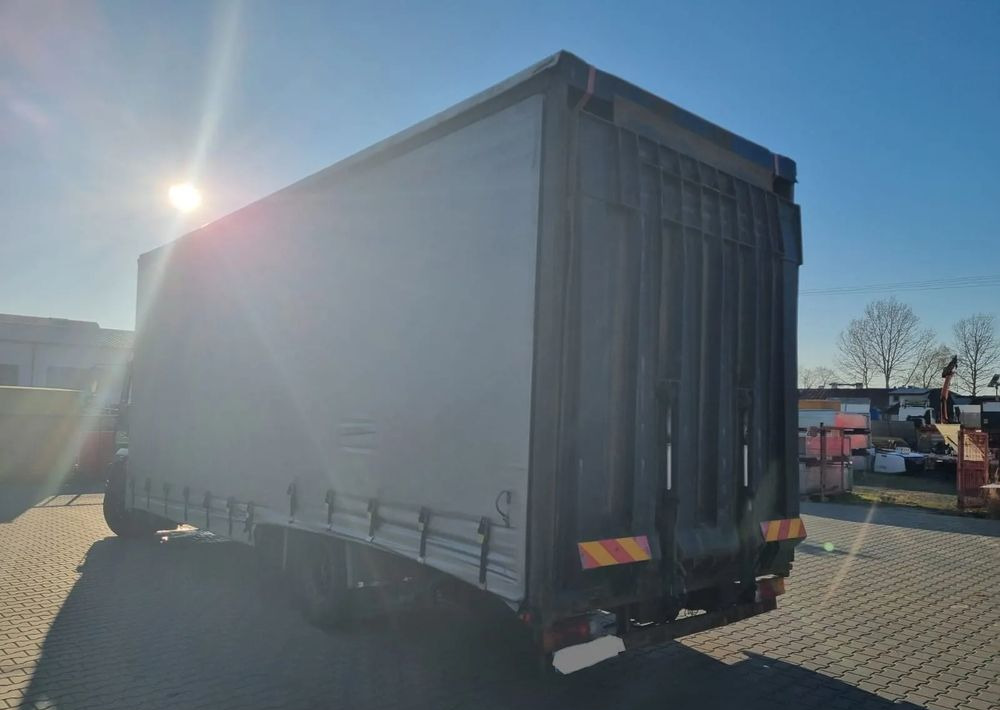 MAN LE 15 220 - 견인 트럭 : 사진 4 MAN LE 15 220 - 견인 트럭 : 사진 4