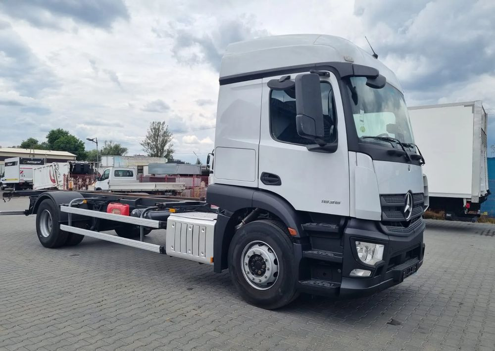 Mercedes-Benz Actros 1836 - 커튼사이더 트럭 : 사진 2 Mercedes-Benz Actros 1836 - 커튼사이더 트럭 : 사진 2