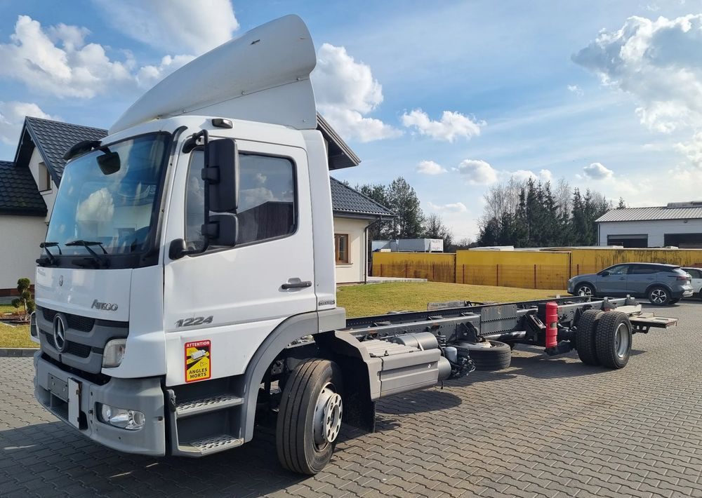 Mercedes-Benz Atego 1224 - 캡 새시 트럭 : 사진 1 Mercedes-Benz Atego 1224 - 캡 새시 트럭 : 사진 1