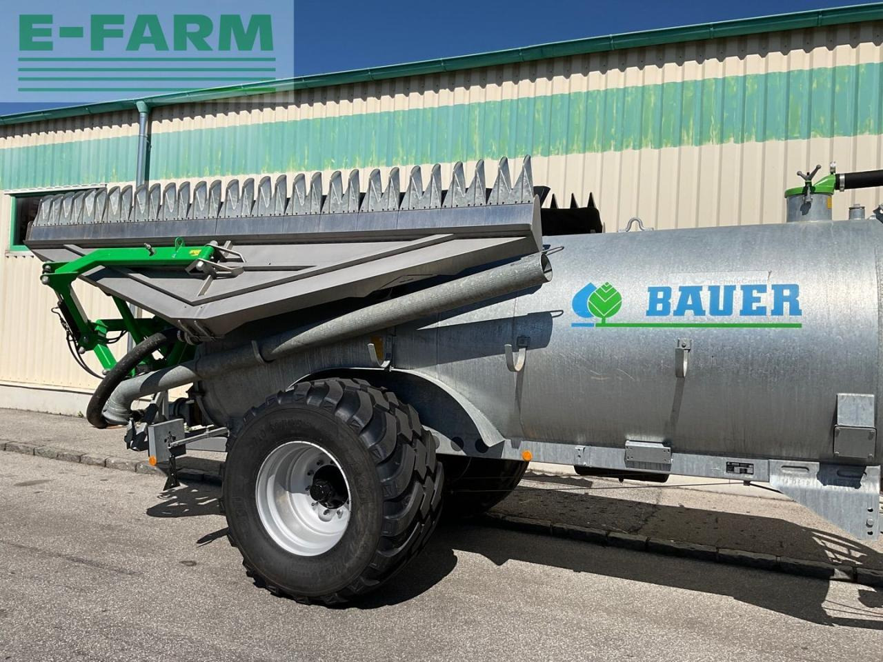 Bauer V 81 mit Schleppfix SFA 9 - 시비 장비 : 사진 2 Bauer V 81 mit Schleppfix SFA 9 - 시비 장비 : 사진 2