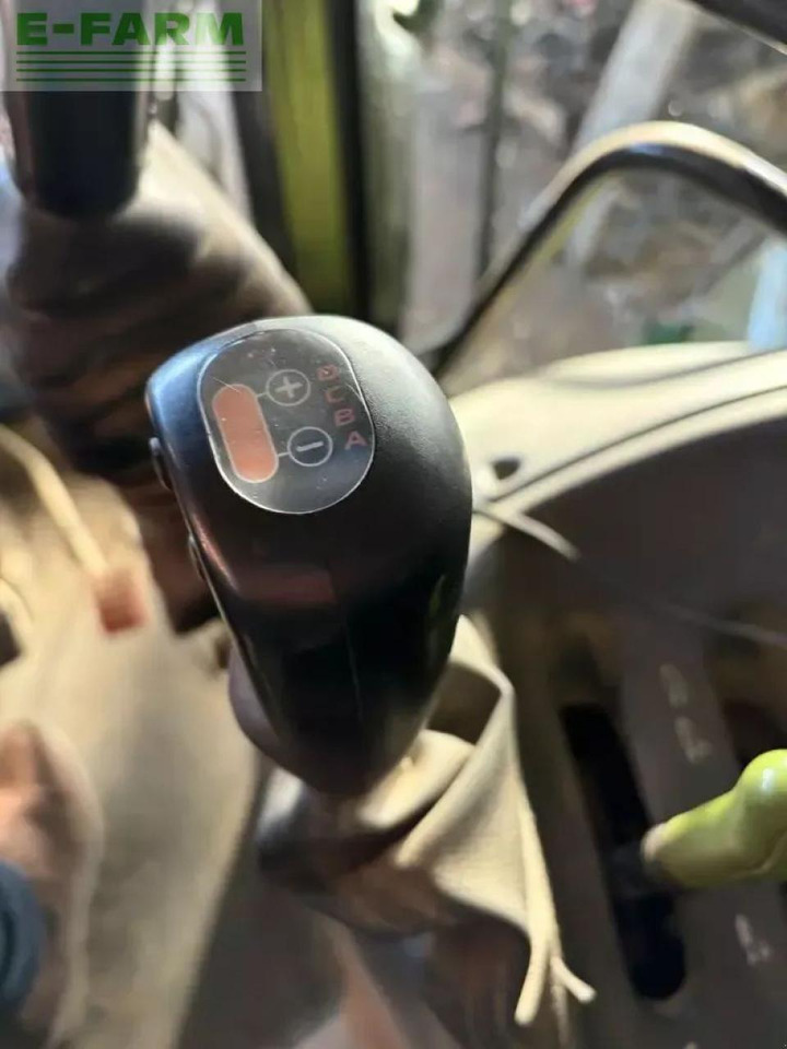 장궤형 트랙터 CLAAS arion 410 : 사진 8