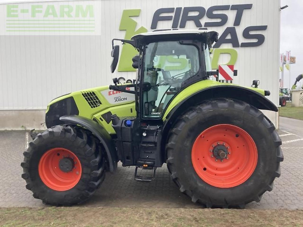 장궤형 트랙터 CLAAS axion 810 : 사진 9