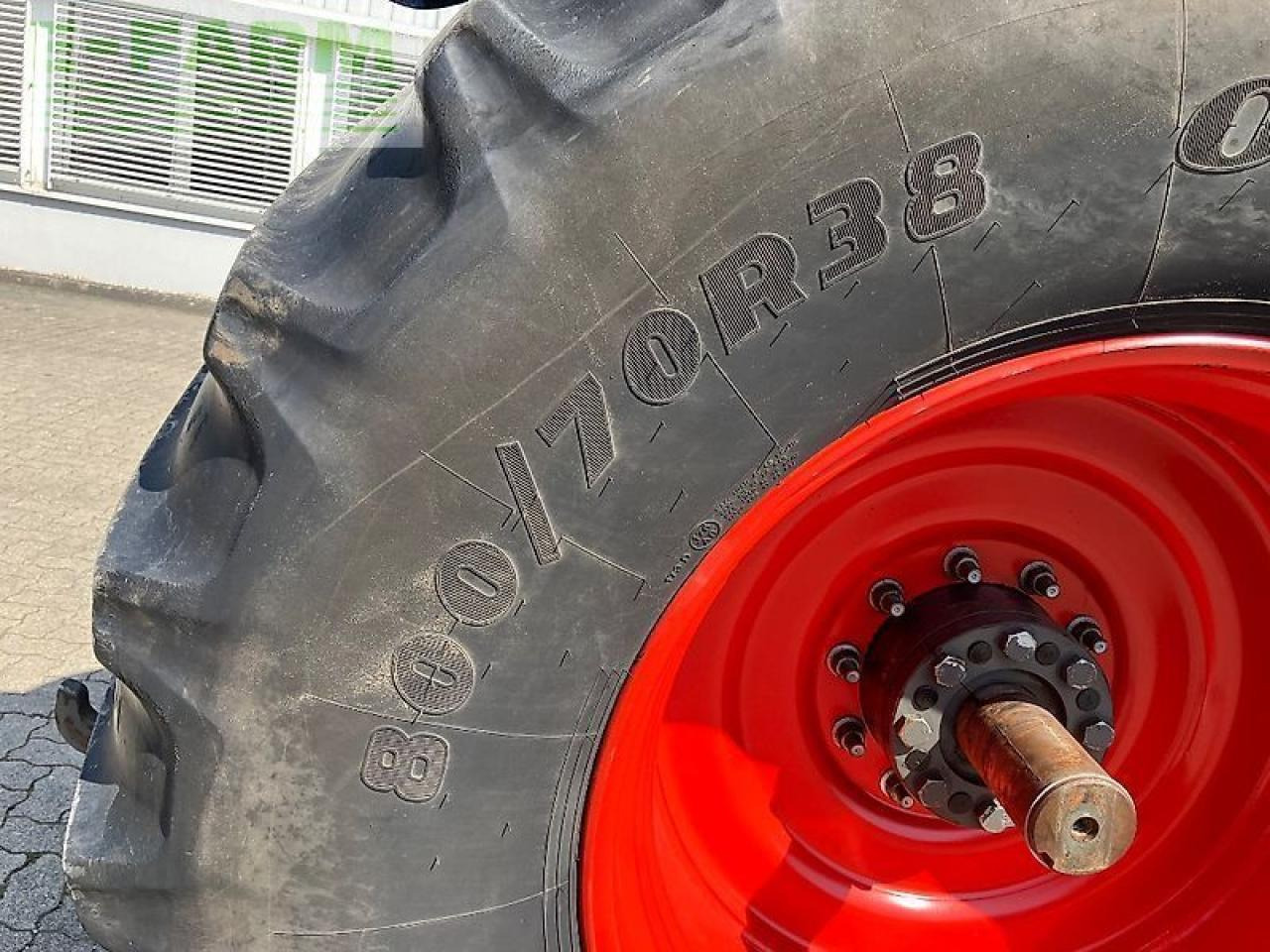 장궤형 트랙터 CLAAS axion 870 : 사진 8