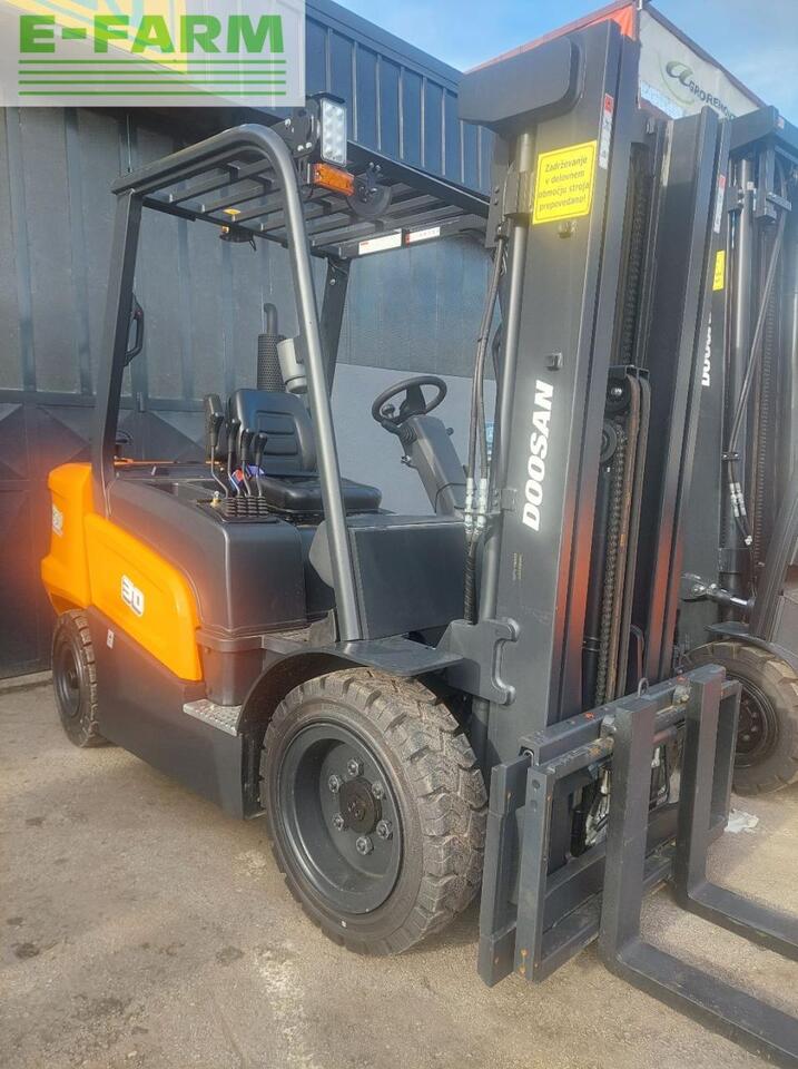 Doosan D30NXS - 지게차 : 사진 1 Doosan D30NXS - 지게차 : 사진 1