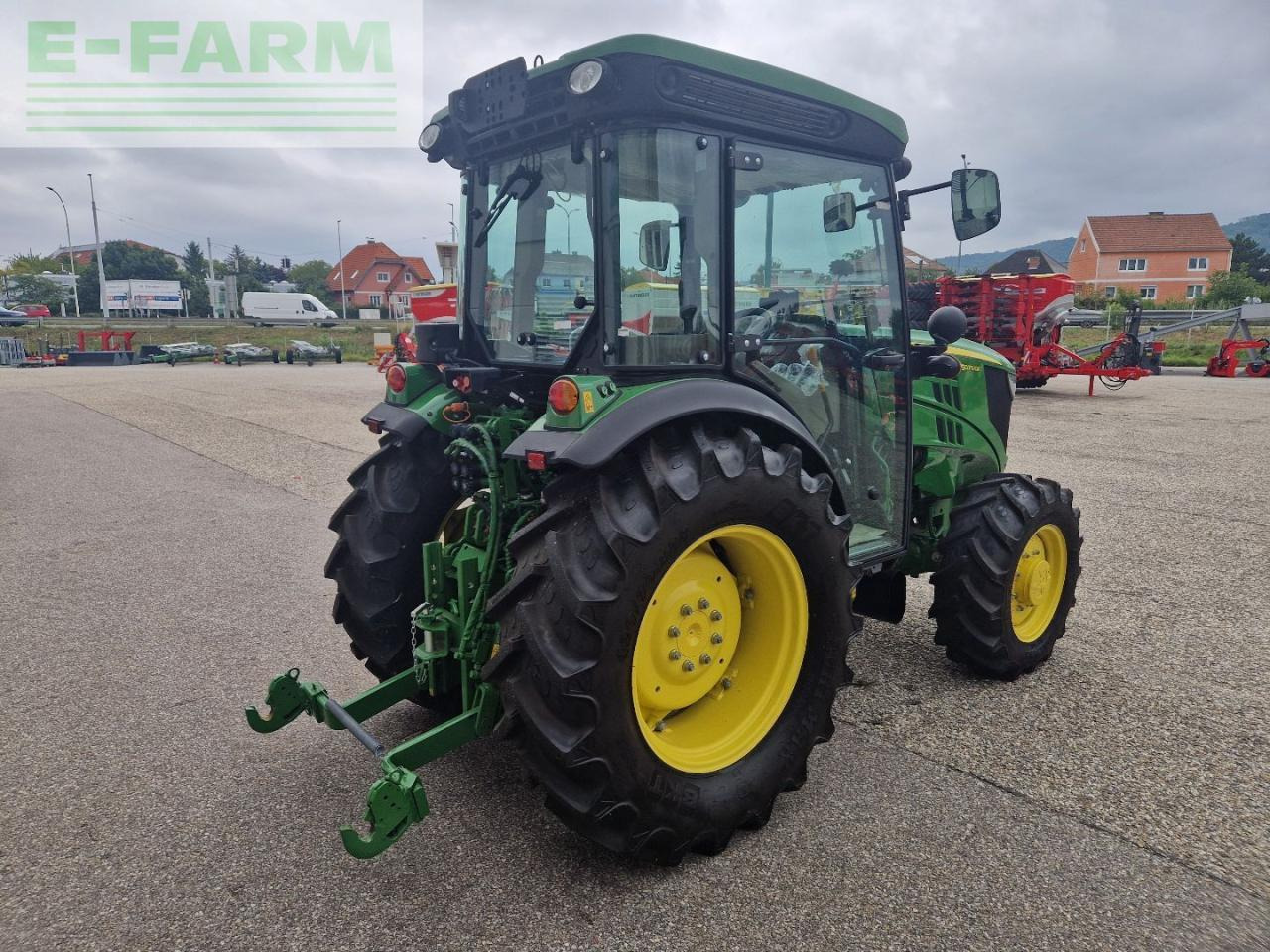 장궤형 트랙터 John Deere 5075 GF : 사진 8