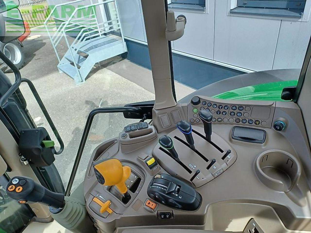 장궤형 트랙터 John Deere 6110m : 사진 7