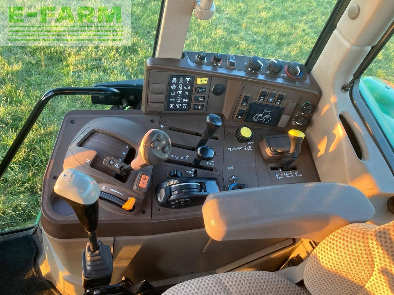 John Deere 6320 autoquad eco-shift - 장궤형 트랙터 : 사진 5 John Deere 6320 autoquad eco-shift - 장궤형 트랙터 : 사진 5