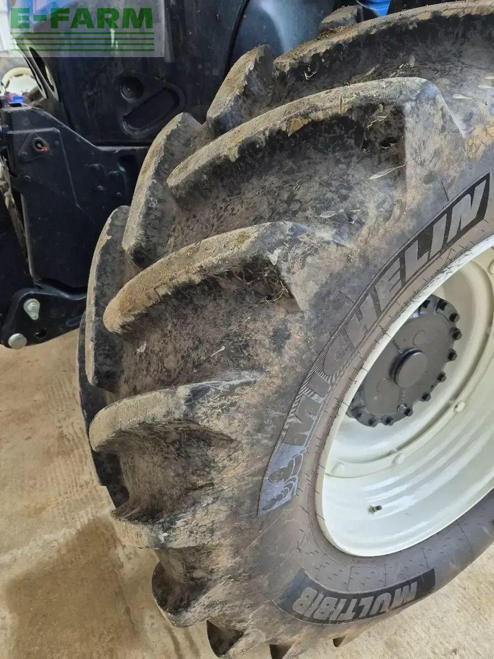 장궤형 트랙터 New Holland t 7.245 : 사진 8