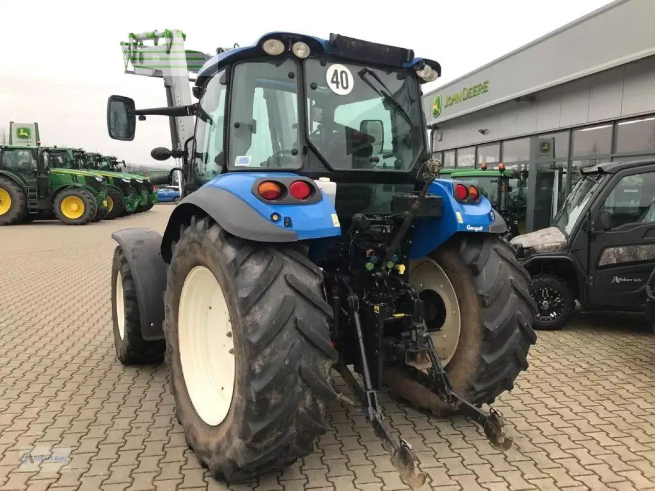 New Holland t4.85 - 장궤형 트랙터 : 사진 4 New Holland t4.85 - 장궤형 트랙터 : 사진 4