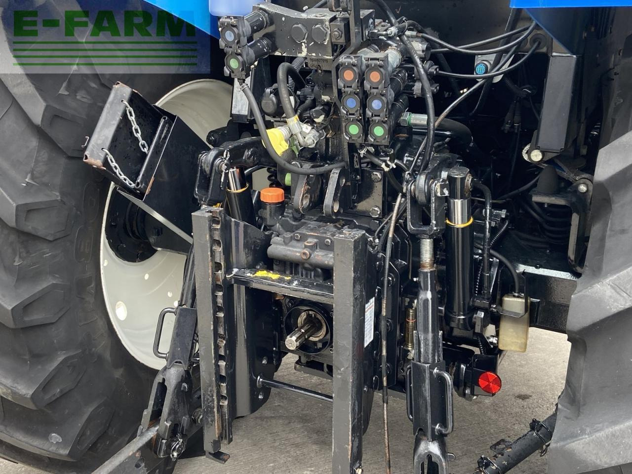 장궤형 트랙터 New Holland t5.105 electro command : 사진 11