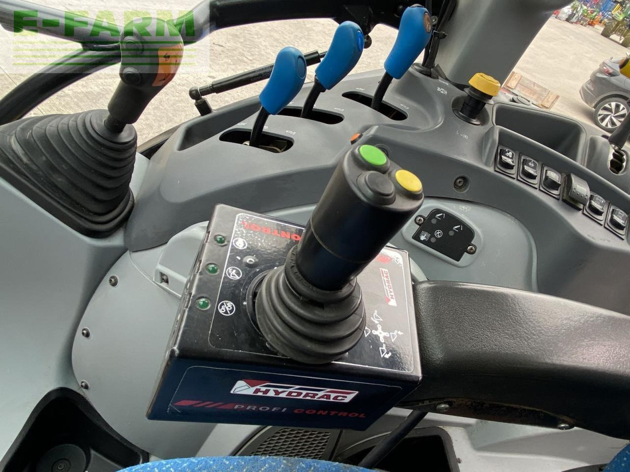 장궤형 트랙터 New Holland t5.105 electro command : 사진 19