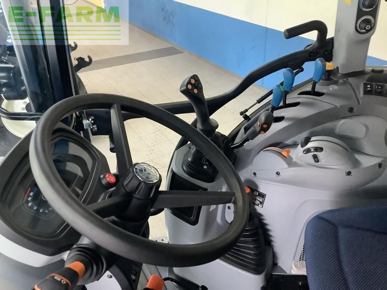 장궤형 트랙터 New Holland t5.90 dual command : 사진 11