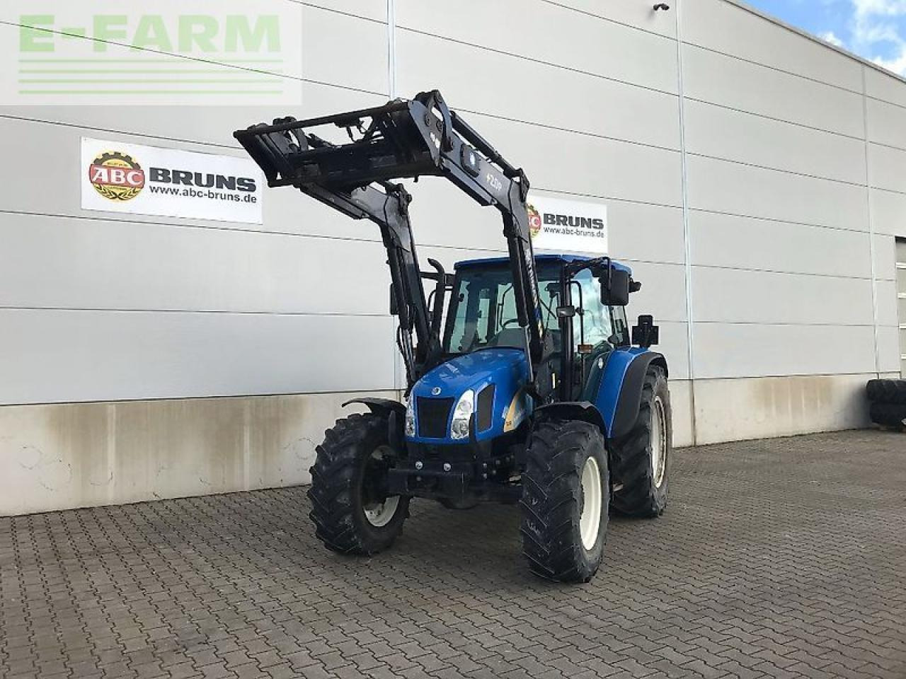 New Holland tl 90 a dt A - 장궤형 트랙터 : 사진 1 New Holland tl 90 a dt A - 장궤형 트랙터 : 사진 1