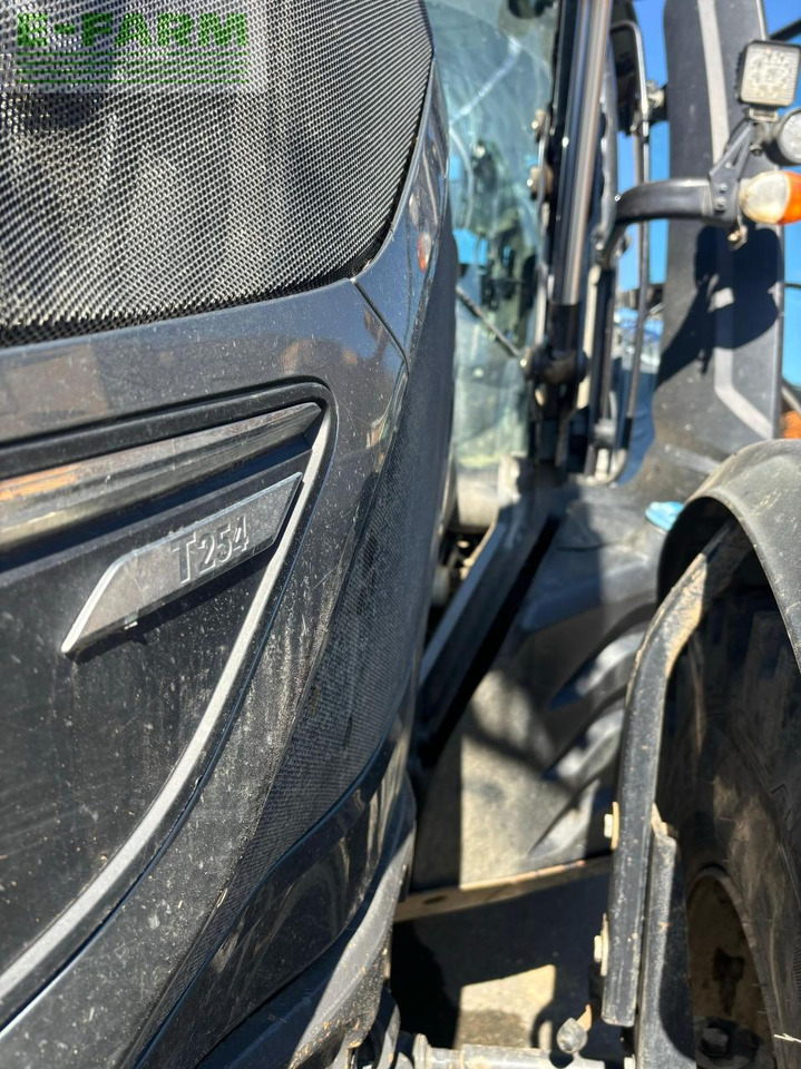 장궤형 트랙터 Valtra T254S : 사진 10
