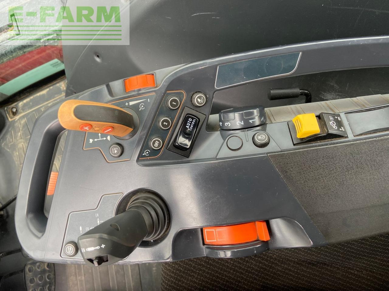 장궤형 트랙터 Valtra T254S : 사진 11