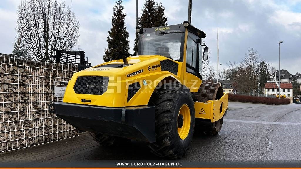 Bomag Stachelwalze BW 213 PDH-5, Schnellgang, Walzenzug - 압축기 : 사진 2 Bomag Stachelwalze BW 213 PDH-5, Schnellgang, Walzenzug - 압축기 : 사진 2