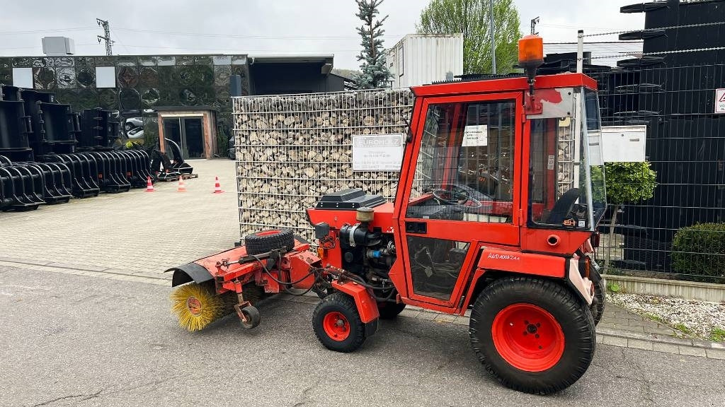 Hako 2300 D Kleintraktor, hyrd. Kehrmaschine, Zapfwelle - 지자체 트랙터 : 사진 5 Hako 2300 D Kleintraktor, hyrd. Kehrmaschine, Zapfwelle - 지자체 트랙터 : 사진 5