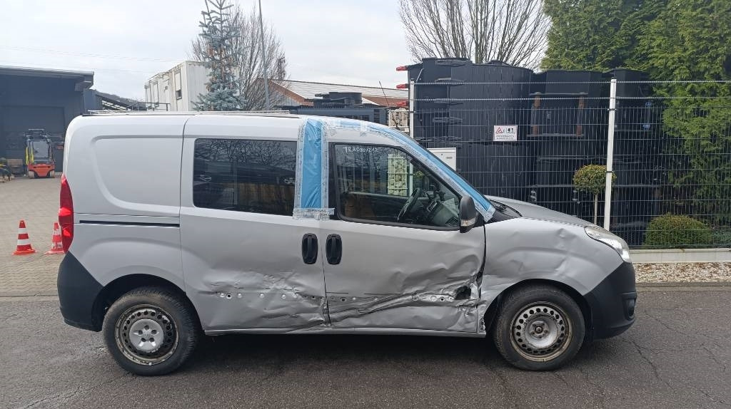 Opel Combo Kastenwagen Transp. Seitenschaden fahrbereit - 박스 밴 : 사진 4 Opel Combo Kastenwagen Transp. Seitenschaden fahrbereit - 박스 밴 : 사진 4