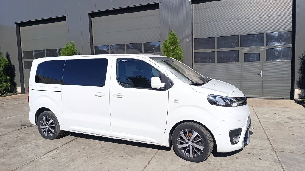 Toyota Proace 2.0 Van, Kleinbus, 7-Sitzer, Turboschaden - 패널 밴 : 사진 5 Toyota Proace 2.0 Van, Kleinbus, 7-Sitzer, Turboschaden - 패널 밴 : 사진 5