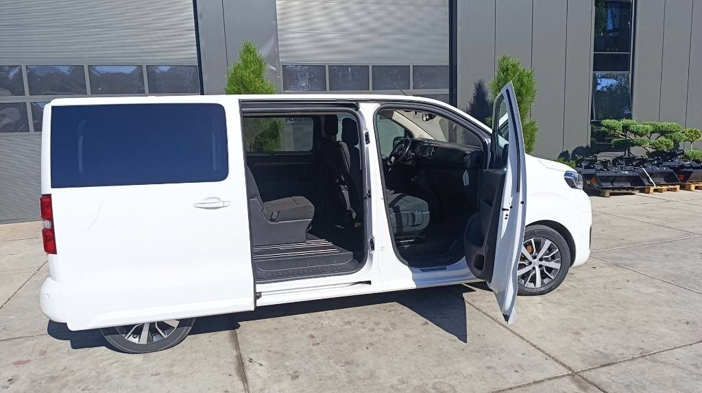 Toyota Proace 2.0 Van, Kleinbus, 7-Sitzer, Turboschaden - 패널 밴 : 사진 4 Toyota Proace 2.0 Van, Kleinbus, 7-Sitzer, Turboschaden - 패널 밴 : 사진 4
