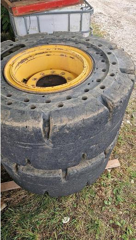 Big Vollgummi Räder 20,5 x 25 mit Volvo Felgen - 타이어 : 사진 2 Big Vollgummi Räder 20,5 x 25 mit Volvo Felgen - 타이어 : 사진 2