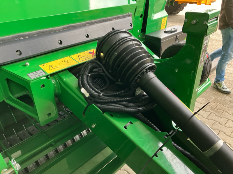 John Deere V451G - 베일 포장기 : 사진 2 John Deere V451G - 베일 포장기 : 사진 2