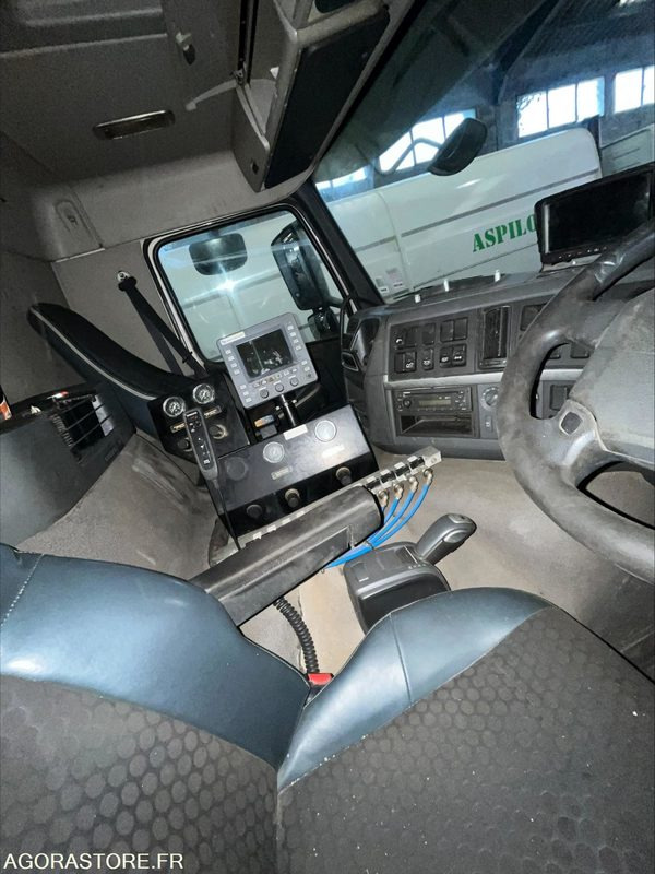 2 BALAYEUSES 6 ROUES - VOLVO - FMFH - - 거리 청소 차량 : 사진 5 2 BALAYEUSES 6 ROUES - VOLVO - FMFH - - 거리 청소 차량 : 사진 5