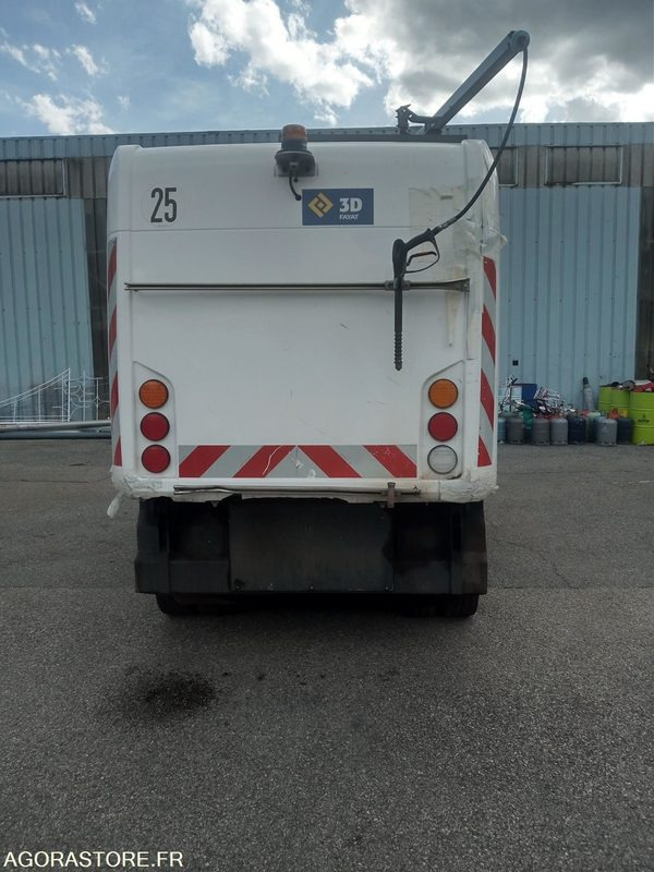 BALAYEUSE RAVO 5 SERIES 540 XL95FCH4CD1020902 - 거리 청소 차량 : 사진 4 BALAYEUSE RAVO 5 SERIES 540 XL95FCH4CD1020902 - 거리 청소 차량 : 사진 4