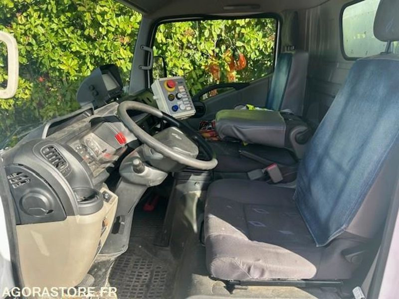 BOM 4.5t Renault Maxity - 쓰레기차 : 사진 5 BOM 4.5t Renault Maxity - 쓰레기차 : 사진 5